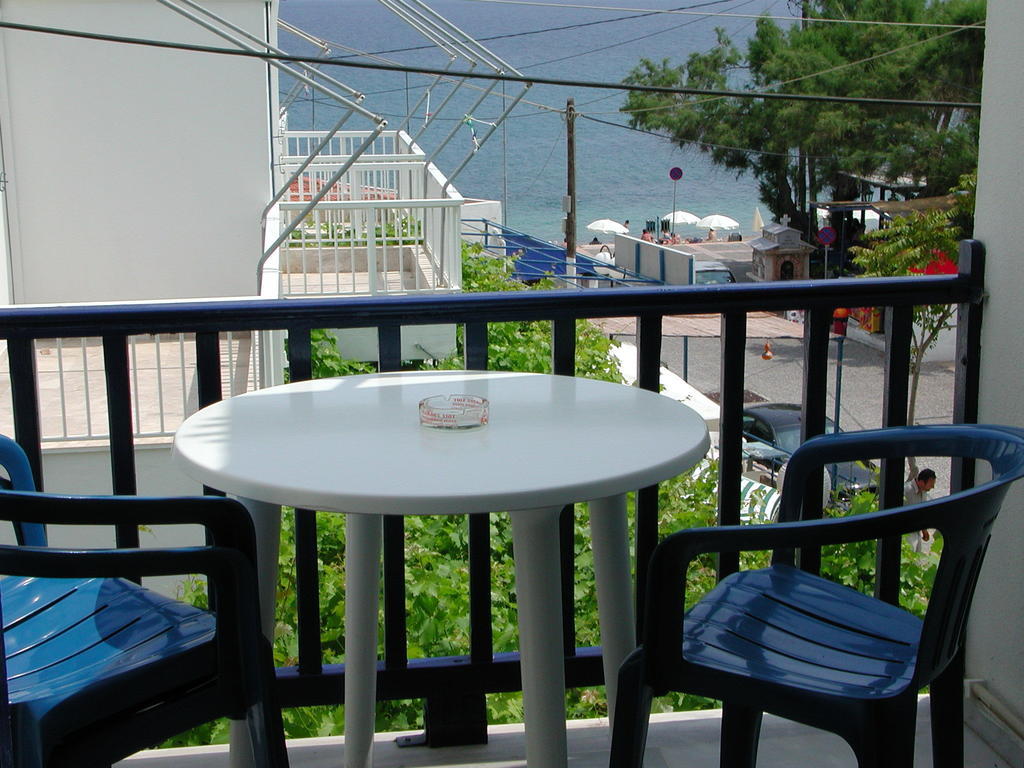 Apartamento To Kamari Paralia Agias Foteinis Habitación foto